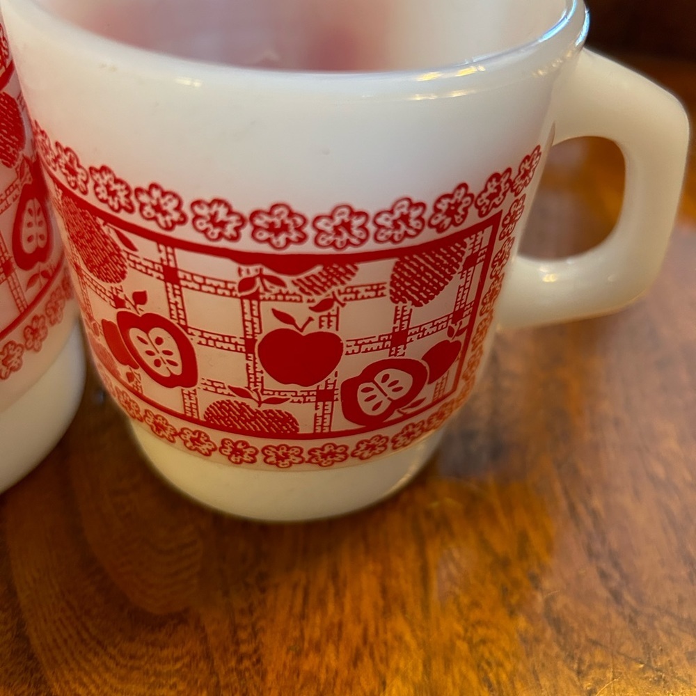 Vintage Fire King Apple Motif Mugs Set/2 - Picture 10 of 11
